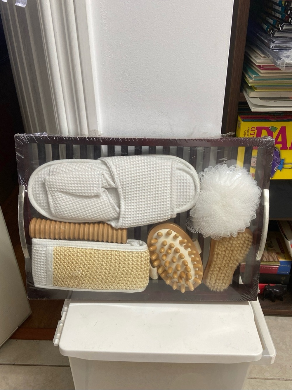 Vintage London Drugs Bath Accessory Set - 6 Piece